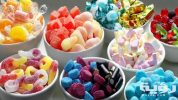 تفسير رؤية اكل الحلويات في المنام 2 تفسير رؤية الحلويات في الحلم scaled