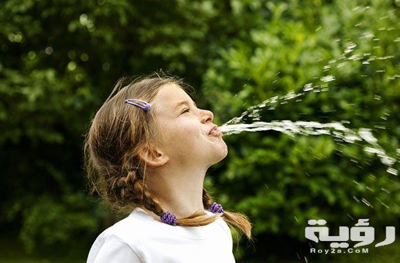 تفسير حلم رؤية البصاق في المنام لابن سيرين