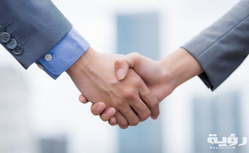 مصافحة العدو في المنام 825x510 1