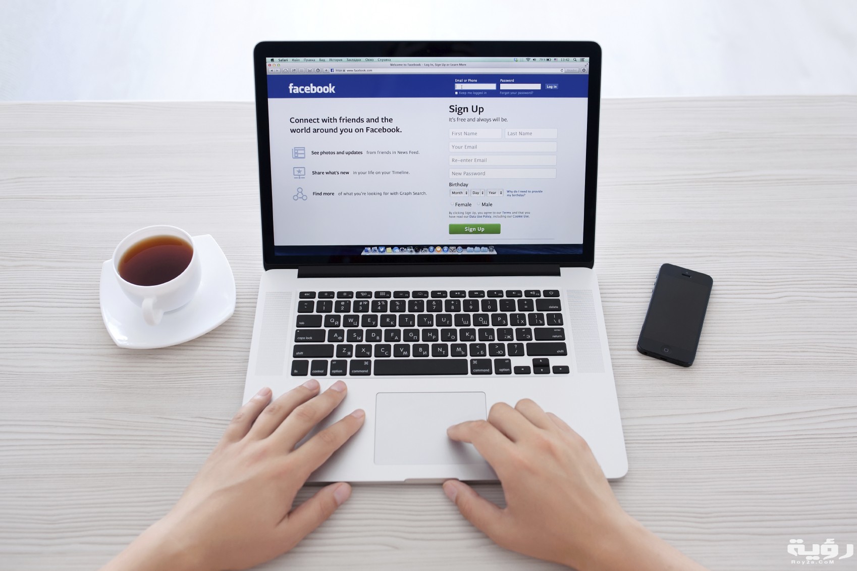 Facebook iStock 000043930800 Medium