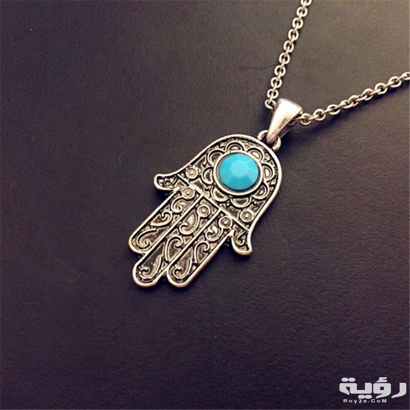 خميسة تزين الطائرة الإسرائيلية المتوجهة نحو المغرب