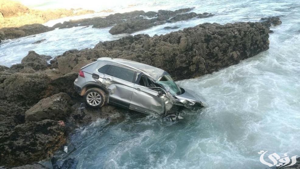 تفسير حلم رؤية سقوط السيارة في الماء في المنام 2 تفسير حلم سقوط السيارة في الماء