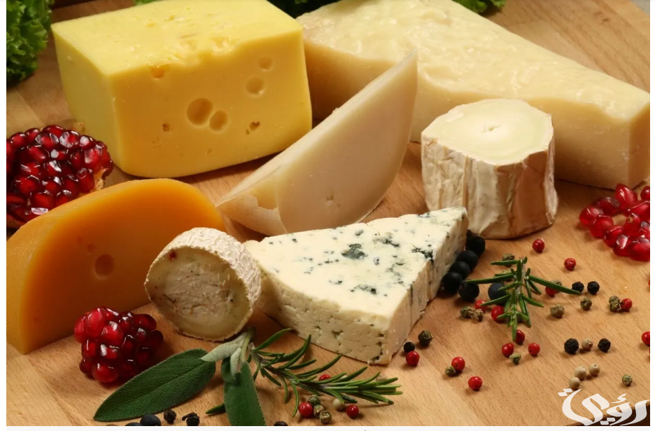 تفسير حلم رؤية أكل الجبنة البيضاء مع الخبز 3 تفسير حلم أكل الجبنة البيضاء مع الخبز