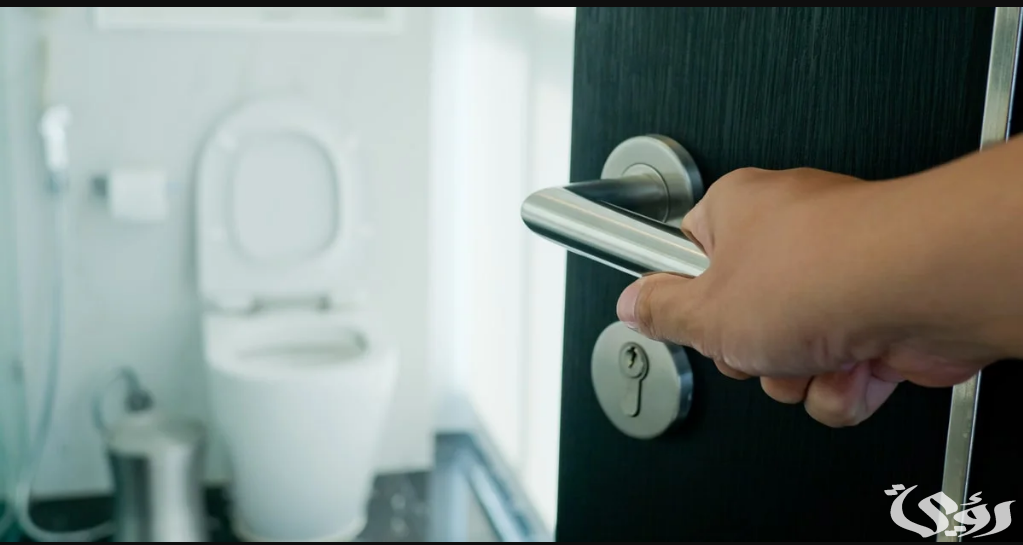 تفسير حلم رؤية التبول أمام الناس 3 تفسير حلم التبول أمام الناس