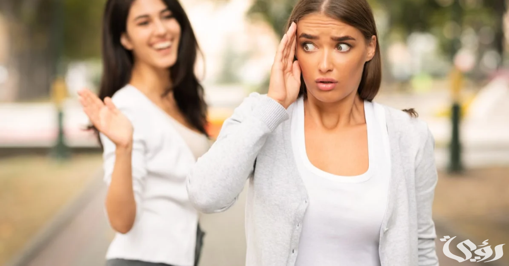 تفسير حلم شخص اعرفه يتجاهلني