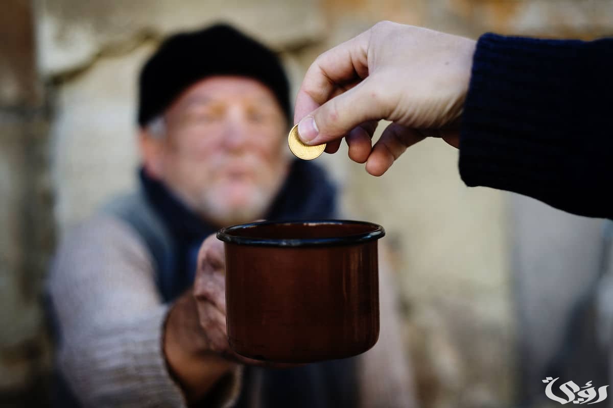 اذاعة مدرسية عن مساعدة المحتاجين