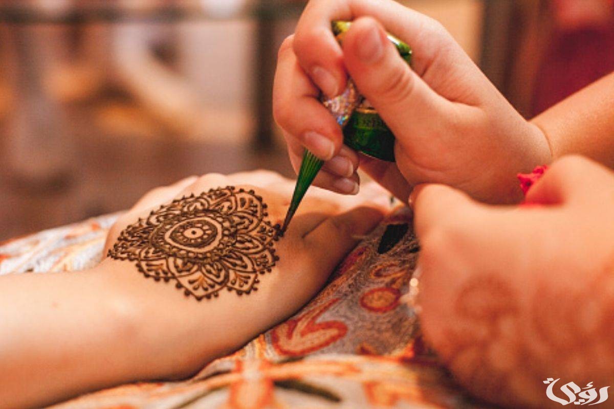 تفسير رؤية شراء الحناء