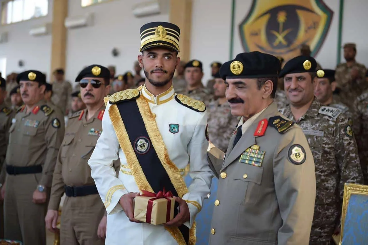 كم راتب العقيد في السعودية بالريال؟