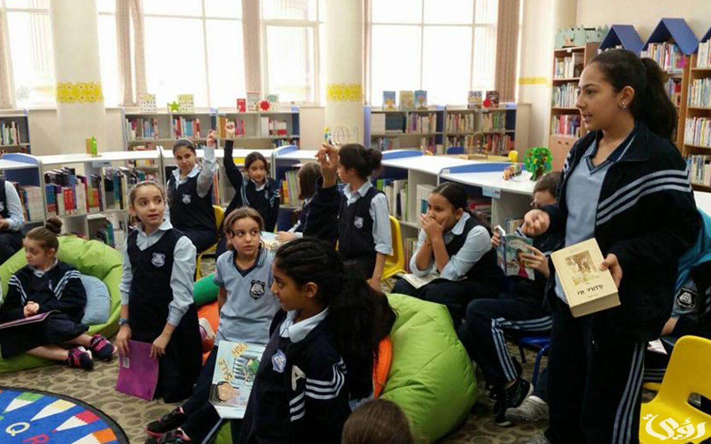 رسوم مدرسة الاستقلال الخاصة بالشارقة