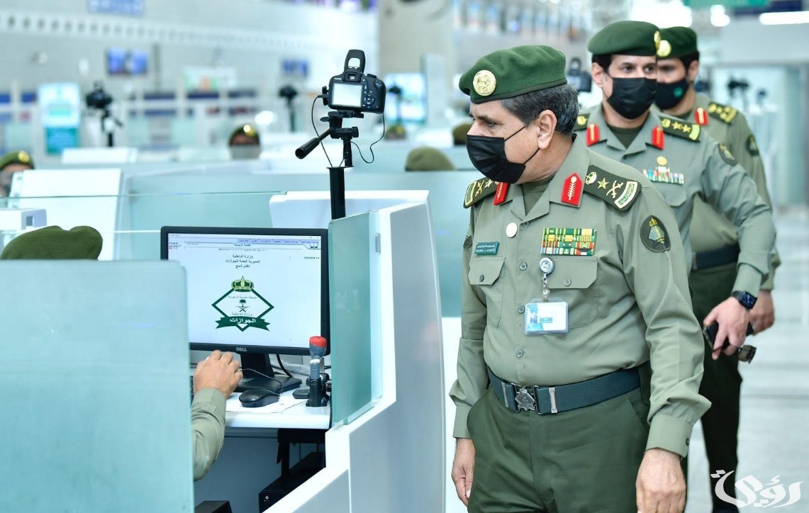 المدة المسموح بها لإلغاء بلاغ التغيب عن العمل للعمالة المنزلية؟.. "أبشر الافراد" تجيب 5 «الجوازات» توضح المدة المسموح بها لإلغاء بلاغ التغيب عن العمل للعمالة المنزلية