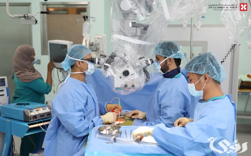 مستشفى الدكتور سليمان الحبيب بالخُبر ينقذ طفلًا من تَبِعات ورم كبير بالدماغ سبّب له صداعًا مستمرًّا وضعفًا شديدًا في النظر