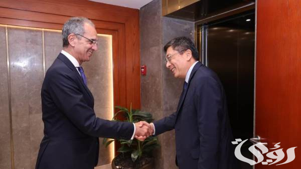 «طلعت» يبحث مع سفير سنغافورة سبل الاستثمار فى قطاع الاتصالات