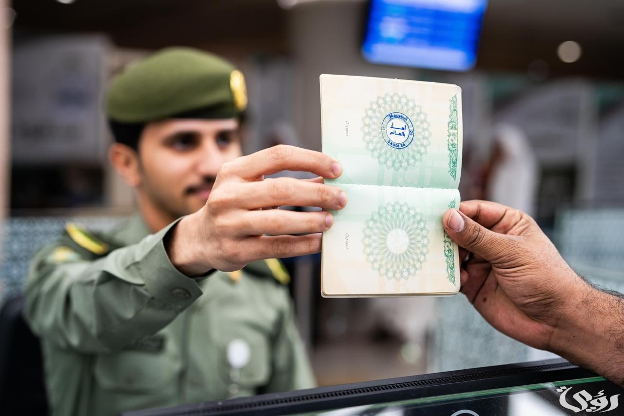 “أهلًا بالعالم” | الجوازات السعودية تعلن عن ختم المطارات بعد قبول استضافة كأس العالم